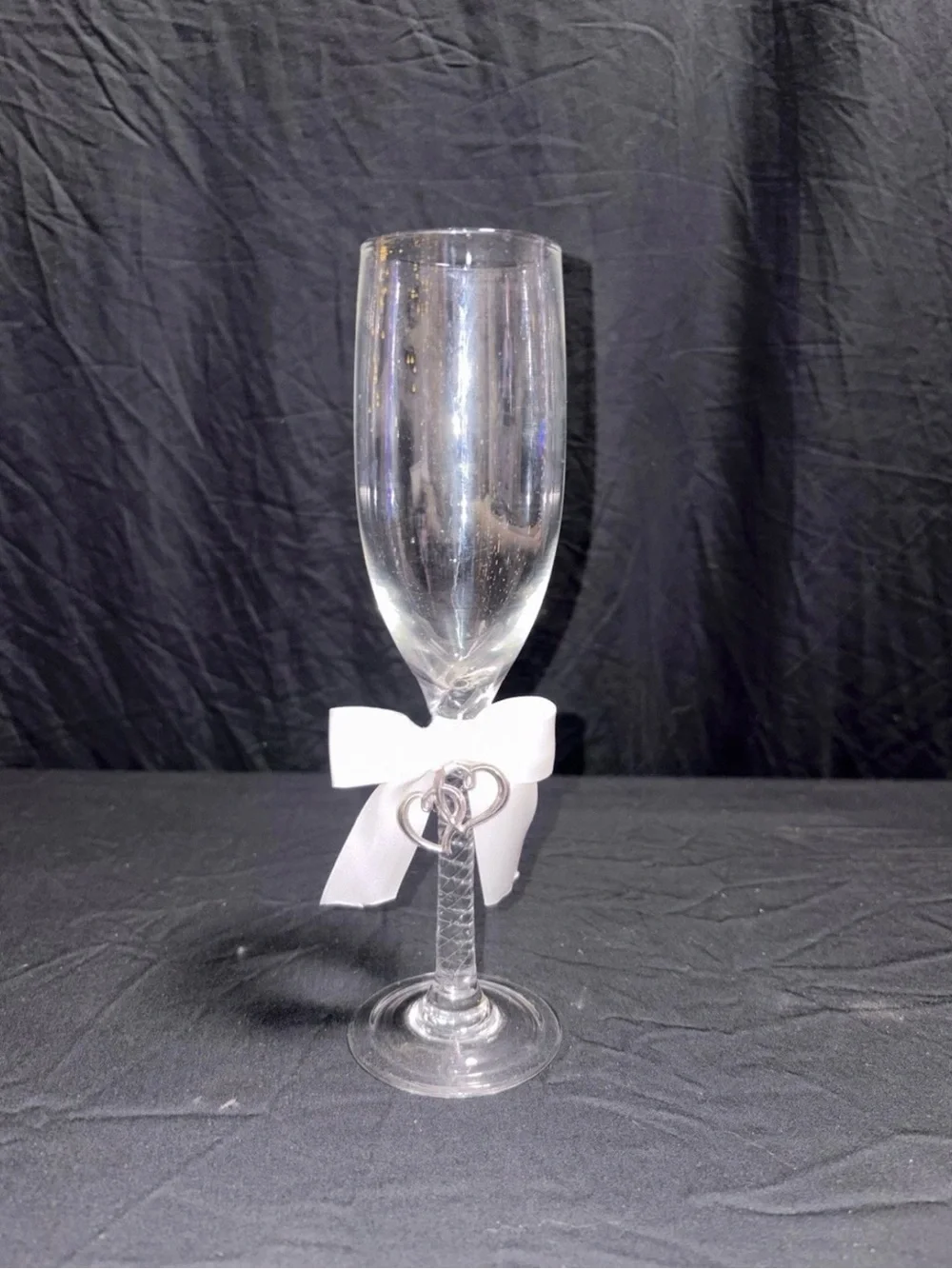 Set of 2 Glass Champagne Flutes White Bows Metal Heart Charms Wedding